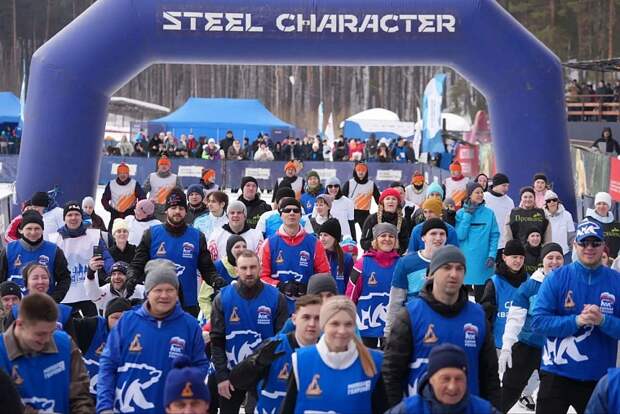 На полосе препятствий отличилась тюменская региональная команда от "Единой России"