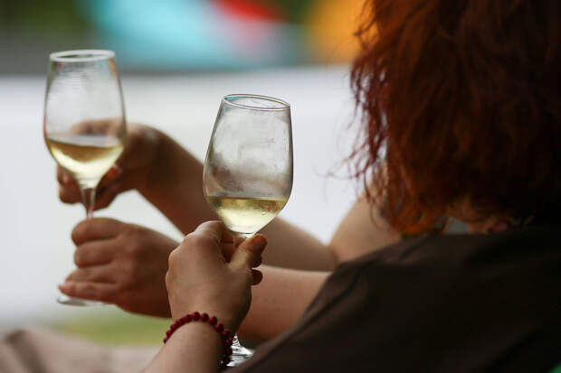 Россияне из безалкогольного алкоголя предпочитают пиво и вино