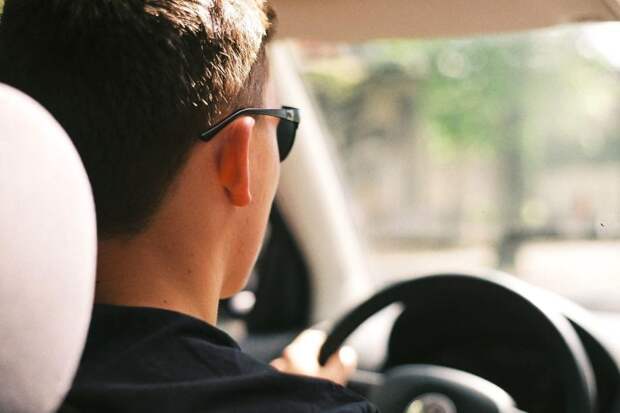 С 2 июня начнут лишать прав за вождение в очках: водителей ждет новый сюрприз