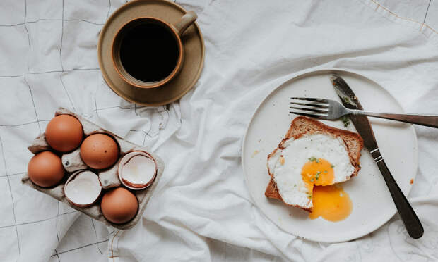 Сколько яиц нужно съедать в неделю, чтобы они помогли снизить высокое давление