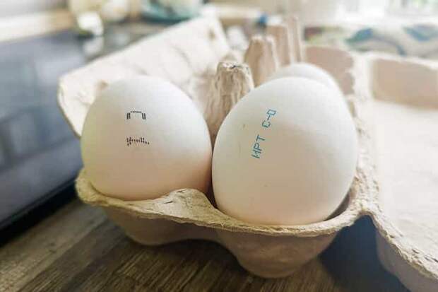 Значение секретных символов на яйцах объяснил эксперт Яков Дель
