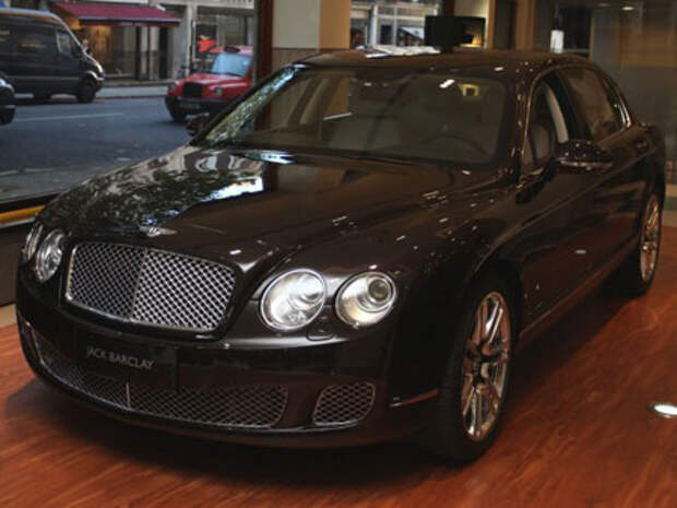 Bentley выпустила эксклюзивную серию седанов Continental с винирами из розового дерева только для Китая