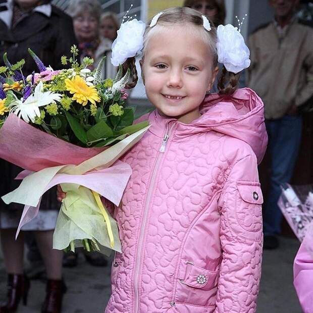 Пуговка из «Папиных дочек» выросла и показала своего бойфренда (18 фото) Пуговка из «Папиных дочек» выросла и показала своего бойфренда (18 фото)