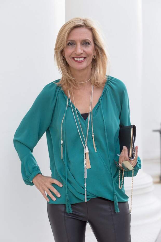 chic-and-easy-holiday-party-look-jacket-society-9767