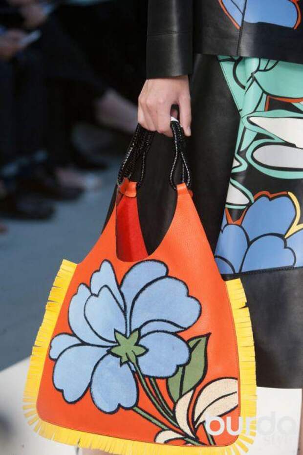 Двадцать лучших сумок из коллекций весна-лето 2015