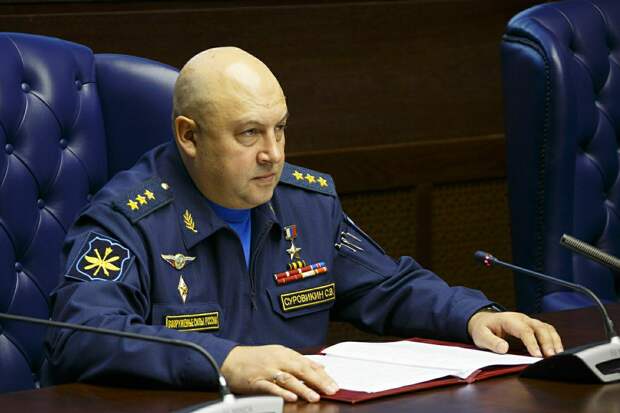 Генерал Сyровикин вылетел в Россию: Источники гадают - на фронт или в Минобороны