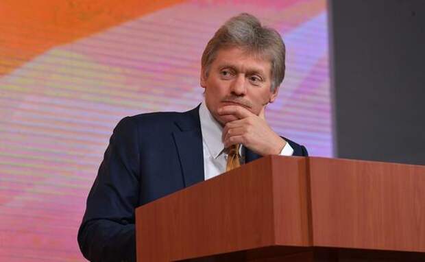Песков опроверг, что Кремль отозвал аккредитацию зарубежных СМИ на парад Победы