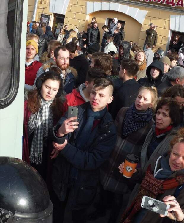 Мама, я на революцию! Мама, я на революцию! Мама, я на революцию! Мама, я на революцию! Мама, я на революцию! Мама, я на революцию! Мама, я на революцию! 