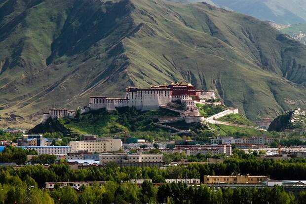 dvorec-potala-16