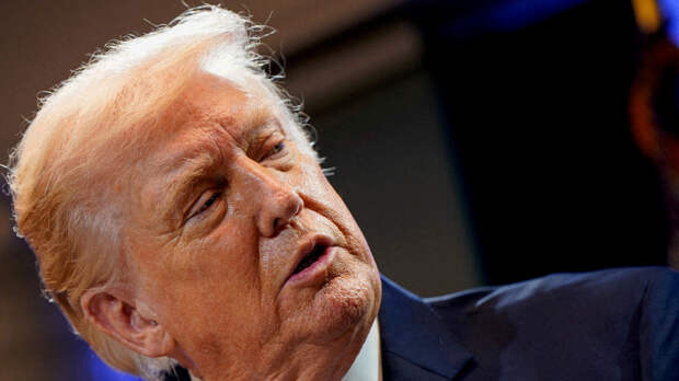 Трамп объявил об отправке госпитального судна к побережью Гренландии