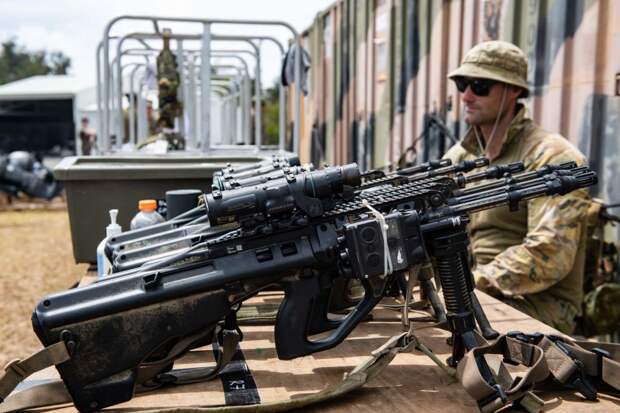 EF88_Austeyr_rifles_during_RIMPAC_2022.jpg