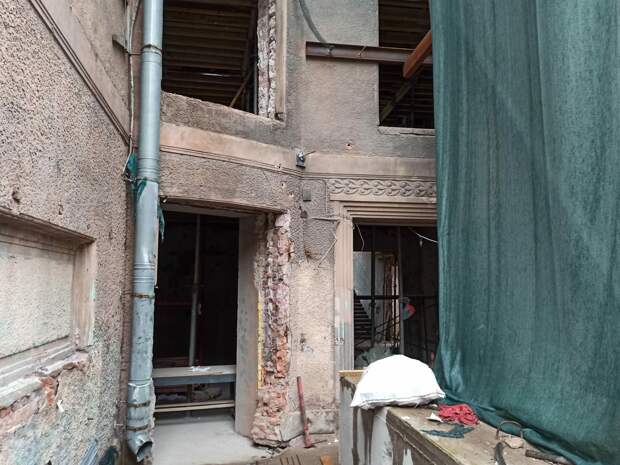 В Петербурге за 6 млн избавятся от "заброшки" на берегу Охты