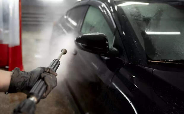 Блеск за копейки: почему кнопка «Воск» на мойке — это пустышка для вашего авто