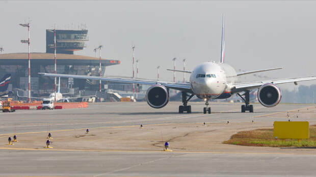 Освобождённая из колл-центра в Мьянме россиянка вылетела в Москву