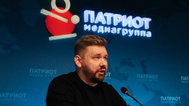 "Оправдаться перед спонсорами": Серуканов объяснил критику Волкова в адрес "Яблока"