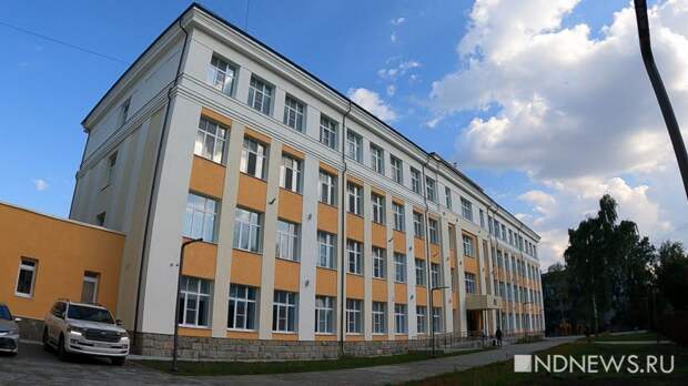 В 23 школах Екатеринбурга места в первых классах кончились за полчаса