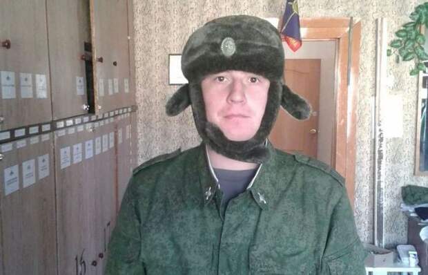 Для чего на новых шапках-ушанках для армии нужны странные вторые «ушки»