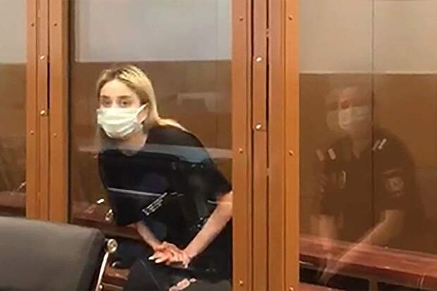 Прокуратура требует заключить под стражу сбившую детей в Москве девушку