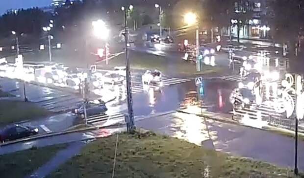 Госавтоинспеция Петрозаводска разыскивает водителя, протаранившего подростка