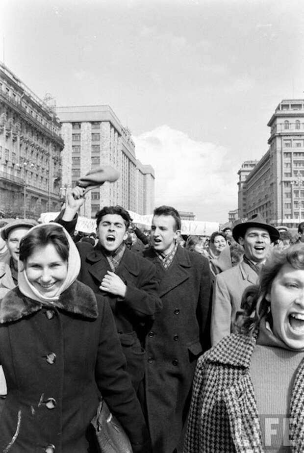 12 апреля 1961 года. Всенародное ликование СССР, гагарин, космос, ностальгия