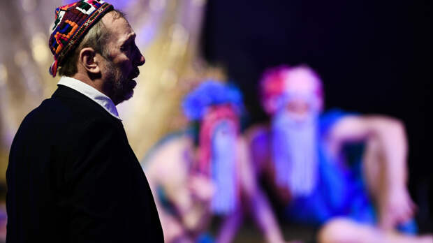 Драматург Николай Коляда в последнем интервью назвал пьесы «золотым дном»