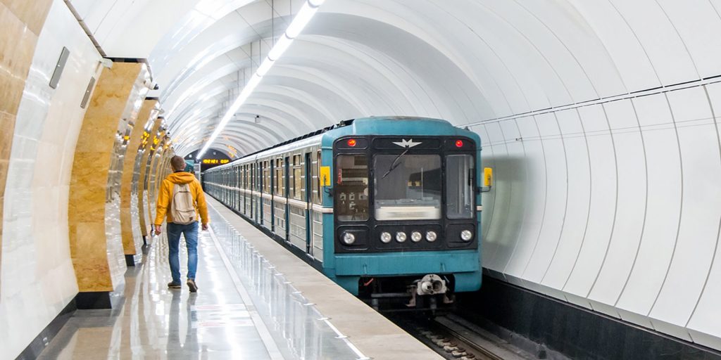 Пенсионерка из Медведкова засудила метро за сломанную ногу