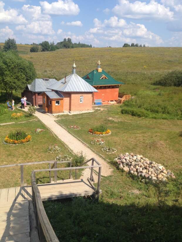 Переславль-Залесский.Церковь в селе Городище и Никитский святой источник.