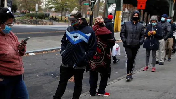 Число умерших пациентов с коронавирусом в США превысило 250 тысяч