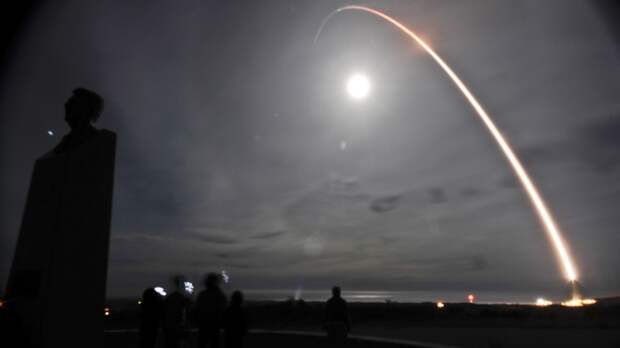 ВВС США запустили межконтинентальную баллистическую ракету Minuteman III