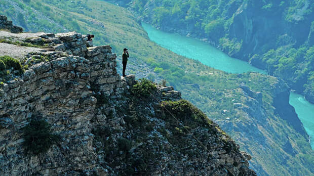 Семья из трех человек пропала в горах Дагестана
