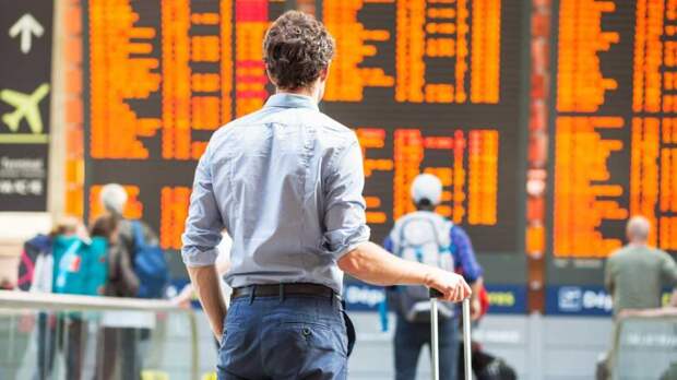 Больше 1500 российских туристов застряли в Турции из-за массовой отмены рейсов