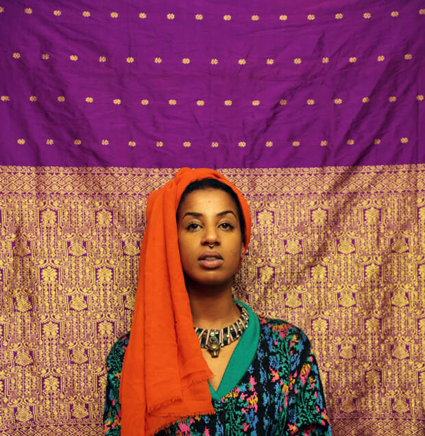 Студийные портреты в африканском стиле. Фото: Atong Atem.