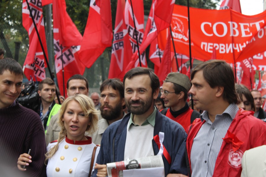 Слева-направо: Шаргунов (писатель, ныне депутат), Попова (просто так), И.Пономарев («Справедливая Россия», «Левый фронт», ныне политэмигрант), Клычков (КПРФ) Слева-направо: Шаргунов (писатель, ныне депутат), Попова (просто так), И.Пономарев («Справедливая Россия», «Левый фронт», ныне политэмигрант), Клычков (КПРФ)