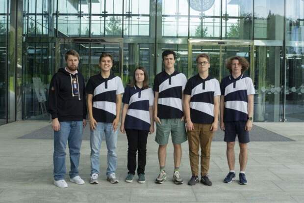 Школьники из России победили на Международной олимпиаде по информатике