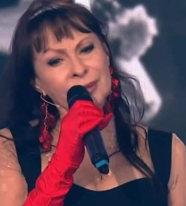 Марину Хлебникову раскритиковали за внешность после выступления у Андрея Малахова