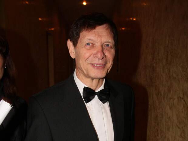 Могилы Эдуарда Хиля и его жены Зои заброшены — фото