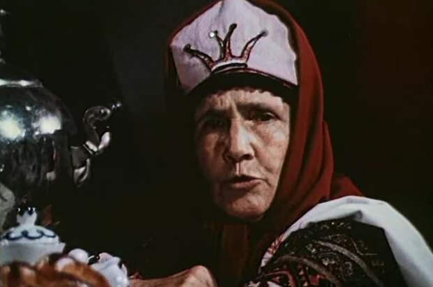 Вера Кузнецова в фильме «Туфли с золотыми пряжками» (1976)