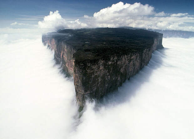 Гора Рорайма на стыке Бразилии, Венесуэлы и Гайаны красивые места, красота, невероятные места, фото