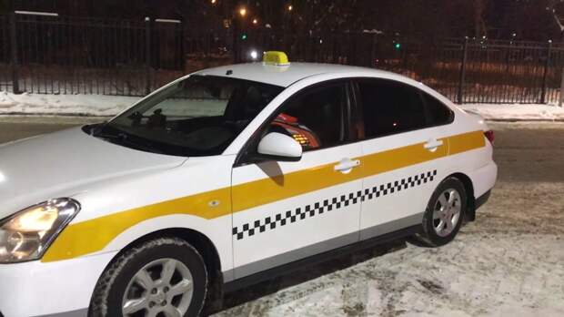 Таксист высадил 11-летнего на мороз — правильно сделал