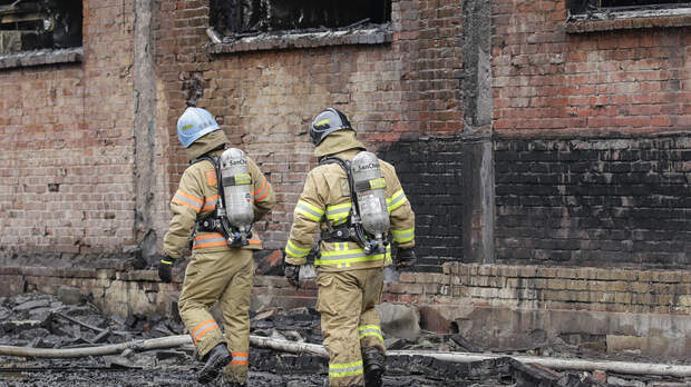 Пожар с видом на Кремль: на пепелище дома знаменитостей ищут погибших