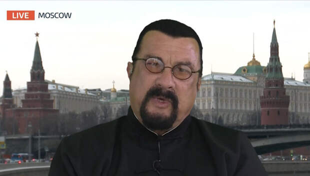 Сигал дал "резкое" интервью о России и США