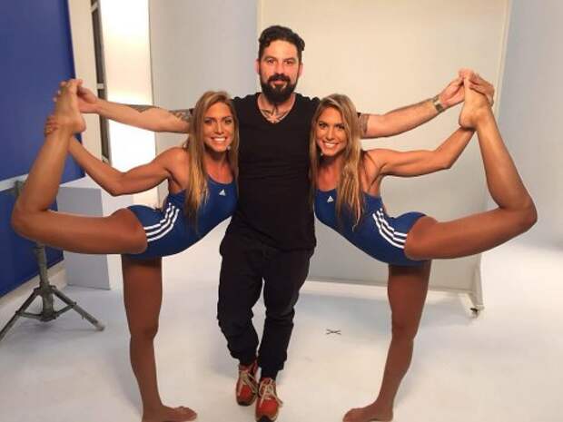 Бразильские синхронистки, сёстры-близнецы Биа и Бранка Ферес (16 фото)