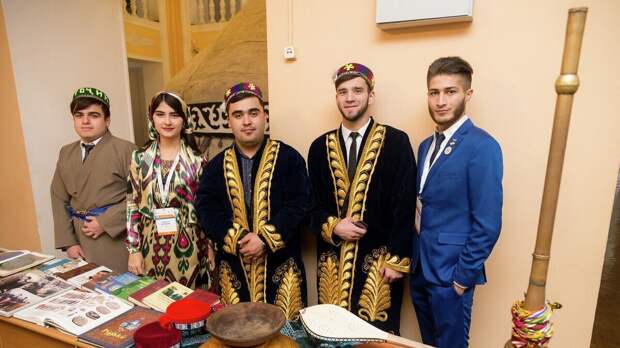 Образовательный фронт мягкой силы: зачем России иностранные студенты и почему в Сургуте их отчислили