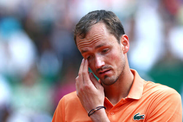 Теннисист Медведев впервые в карьере проиграл со счетом 0:6, 0:6