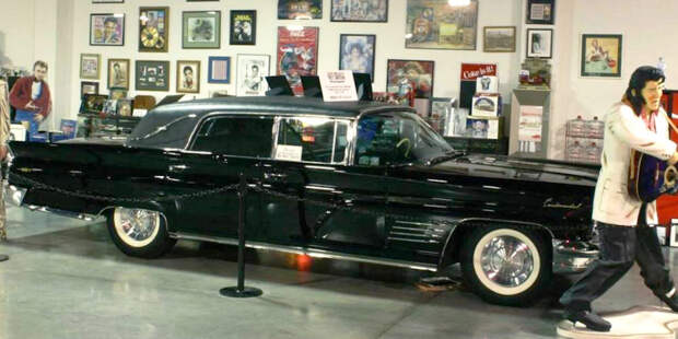 Сегодня Lincoln Continental Mark V 1960 Элвиса можно увидеть в Floyd Garrett’s Muscle Car Museum в Sevierville, Tennessee
