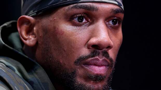 Джошуа прибыл на Украину. Ему тут же припомнили фото с Махачевым: «Это ненормально»