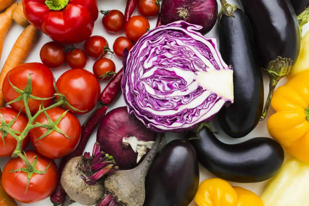 Еда и сон взаимосвязаны: как продукты могут повлиять на качество отдыха, и какая диета помогает "отдохнуть"