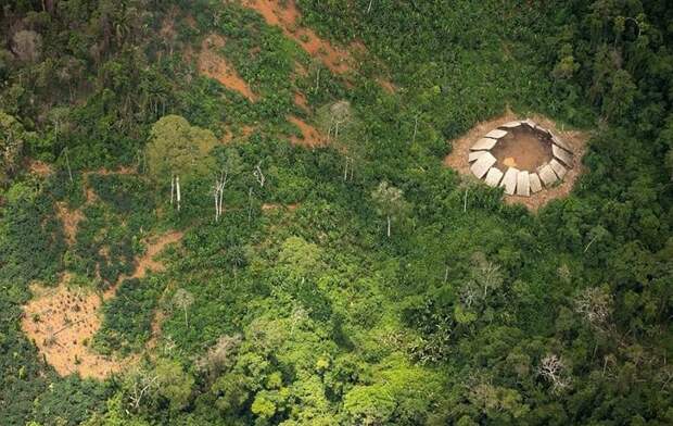 В джунглях Амазонки обнаружено племя, не тронутое цивилизацией
