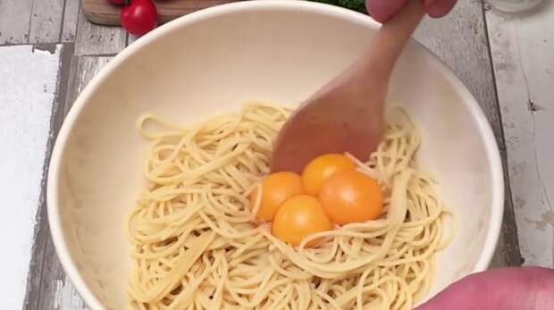 рулет из макарон и фарша