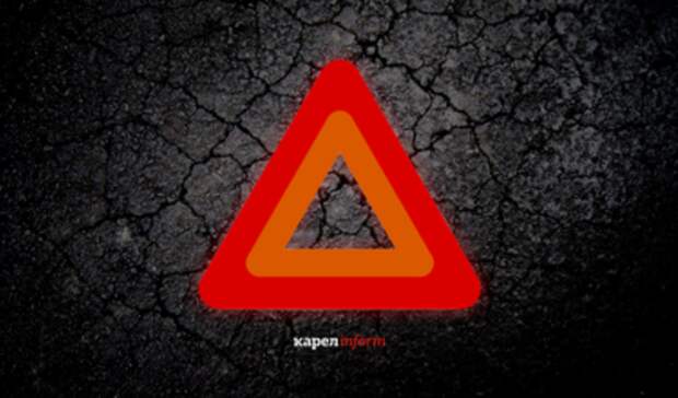 Легковушка снесла ограждение в центре Петрозаводска